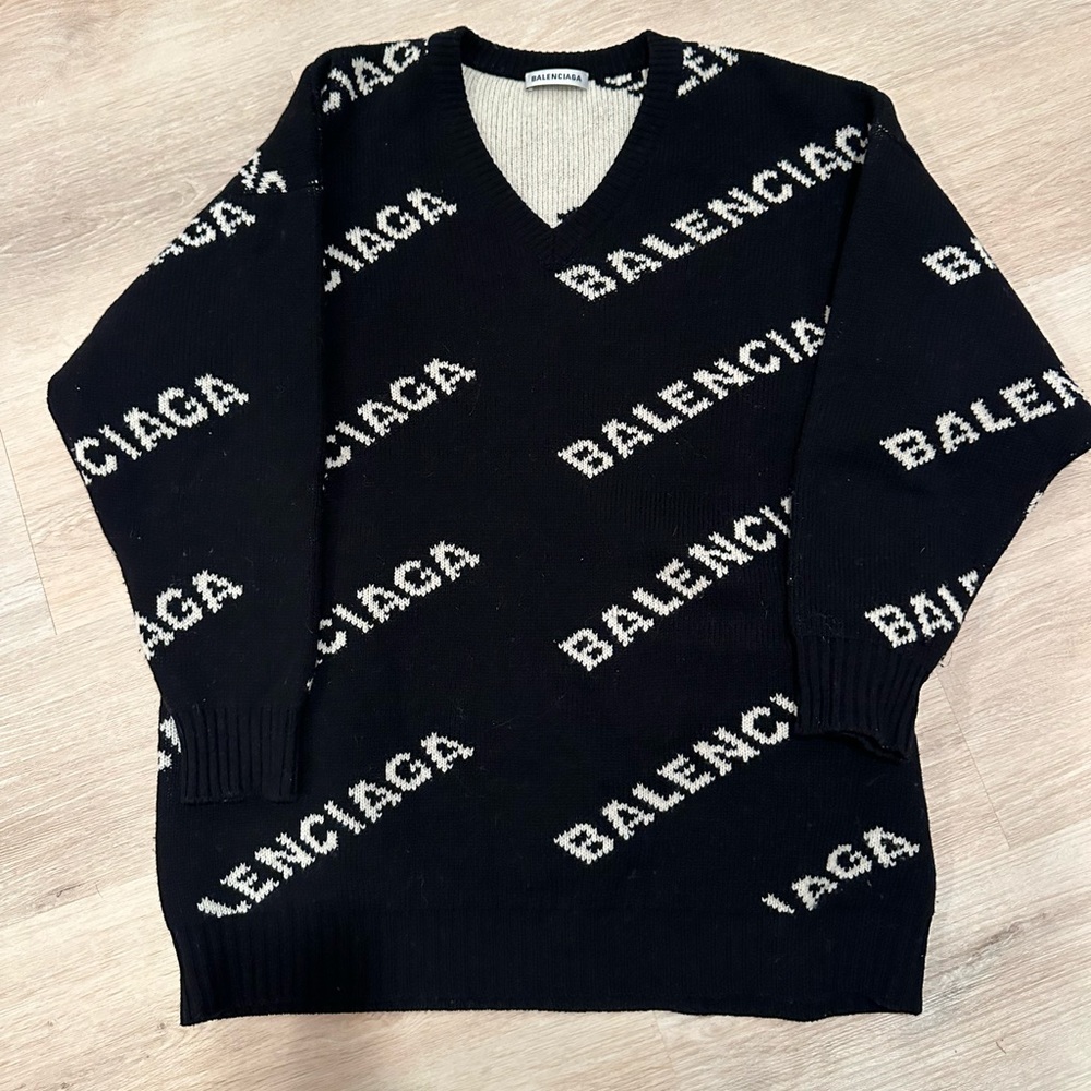 AUTH Black Balenciaga Sweater size L